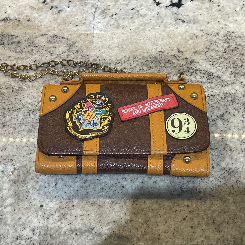 Harry Potter Hogwarts Luggage Style Crossbody Wallet Bag